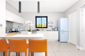 Modern Luxury apartment in Hyde Park, Sandton